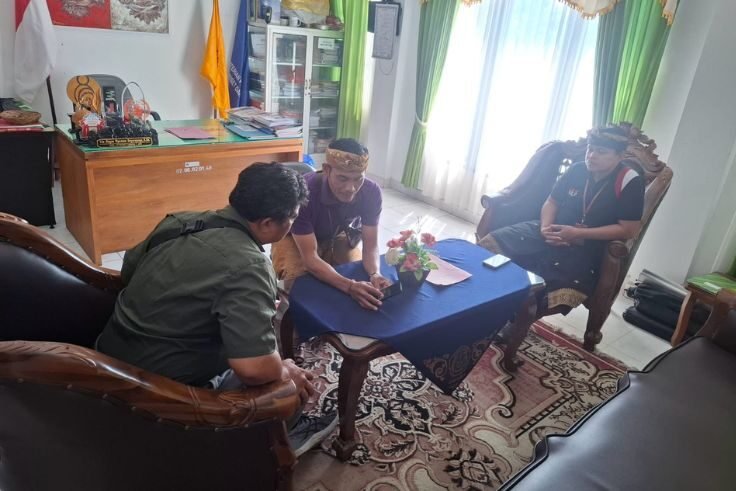 Polisi mendatangi SMPN 2 Kuta Utara. (Foto: Istimewa)