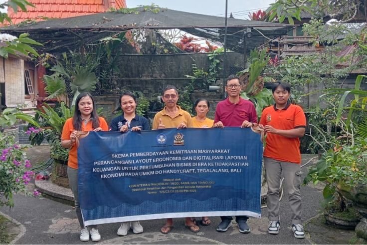 Unmas Denpasar Transformasi UMKM Do Do Handycraft di Tegalalang.