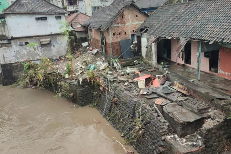 Kondisi rumah warga di kawasan Dusun Wanasari usai diterjang banjir.