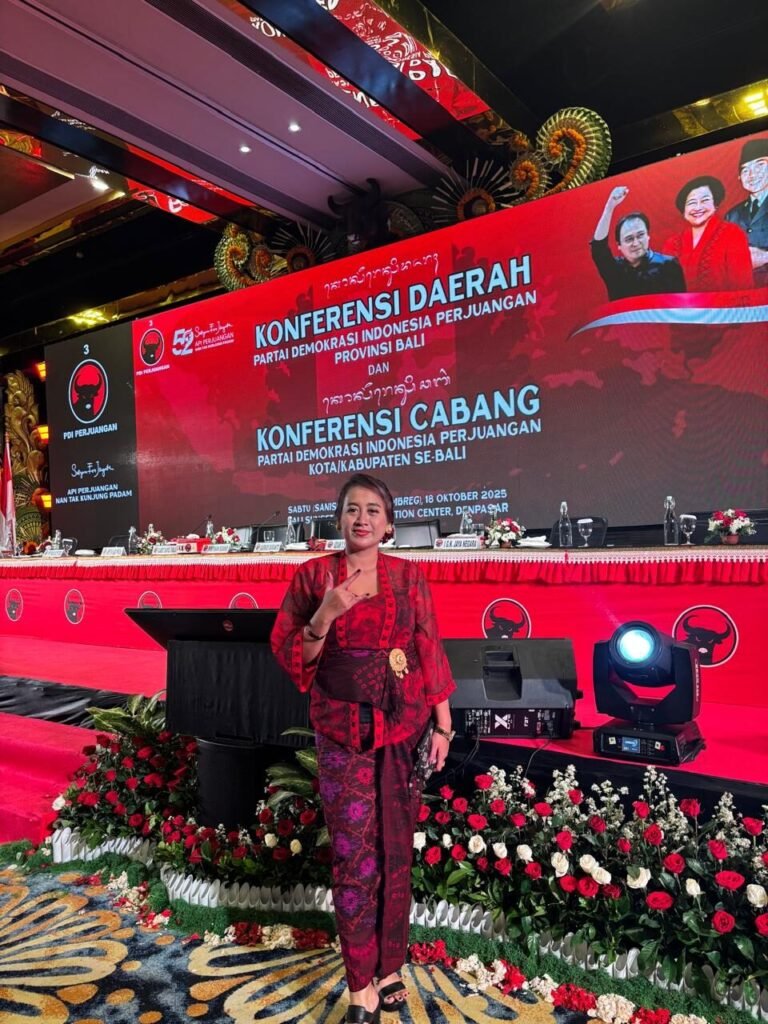 Dr. I Gusti Ayu Diah Werdhi Srikandi Wedasteraputri Suyasa kembali jadi pengurus DPD PDI Perjuangan Bali.