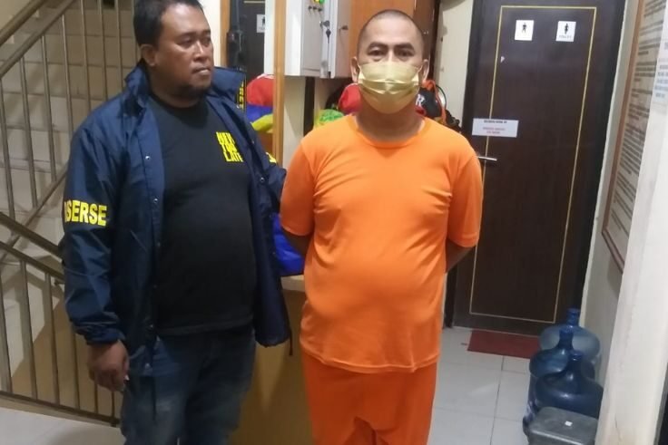Sunardi (48) kini ditahan di Mapolsek Denpasar Barat.