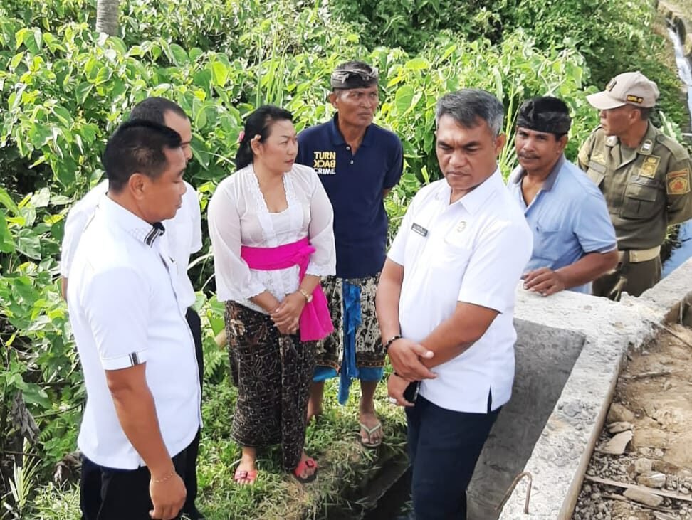 Tinjau pembangunan residence di Kemenuh, Ketut Sudarsana tegaskan akses publik tak boleh dikorbankan.