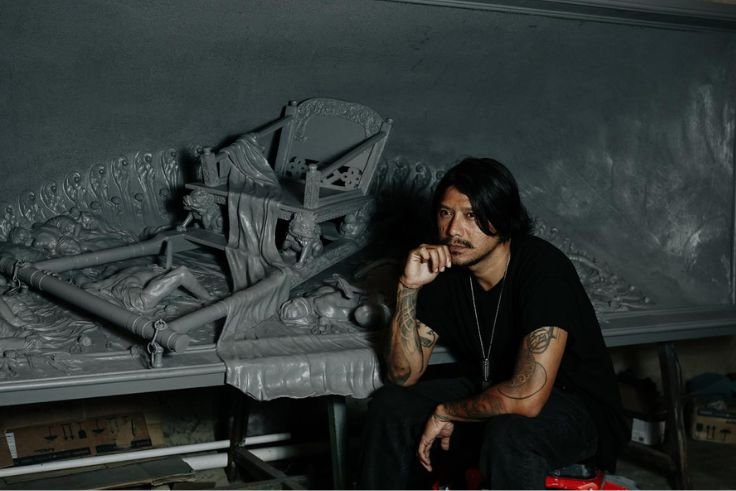 Marmar Herayukti presents his newly completed “Puputan Badung” Diorama at Puputan Badung Square.