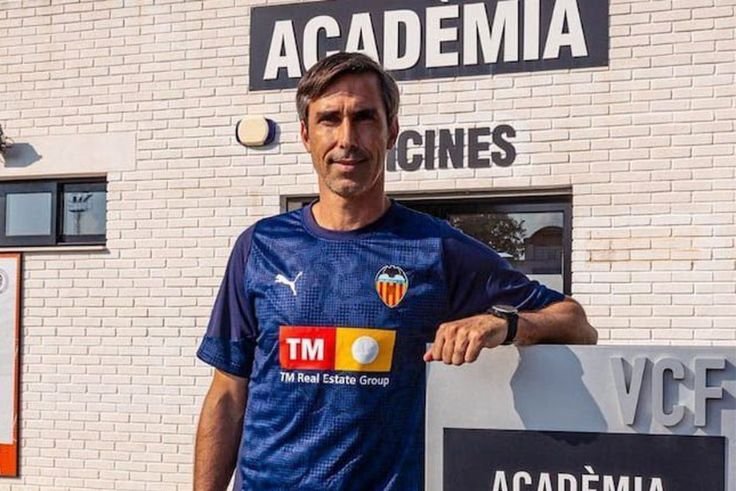 Pelatih Tim Putri B Valencia, Fernando Martin Carreras.