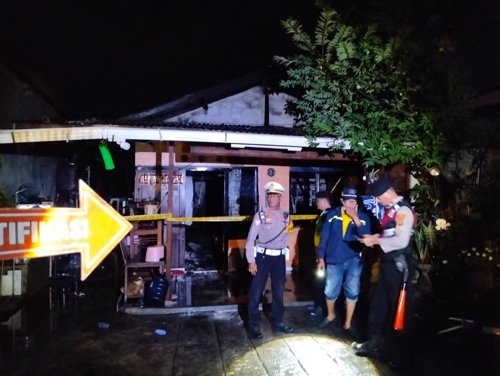 Tempat kejadian perkara (TKP) kebakaran rumah di kawasan Panjer, Denpasar Selatan, yang menewaskan satu orang penghuni.