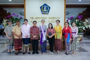 Bupati Badung I Wayan Adi Arnawa menerima Putri Indonesia Bali 2026, Victoria Veronica Titisari Kosasieputri, di Puspem Badung.