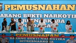 Kapolda Bali Daniel Adityajaya memimpin pemusnahan barang bukti narkotika senilai Rp23,5 miliar di Mapolda Bali, Rabu (4/3/2026).