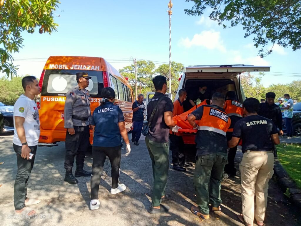 Dua korban tewas ditemukan di lokasi penganiayaan dan pembakaran di Jalan Raya Pelabuhan Benoa, Denpasar, Jumat (10/4/2026) dini hari.