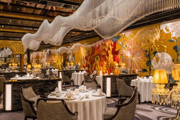 Newly awarded one MICHELIN Star, Palace Garden offers an immersive exploration of traditional Taishi cuisine.