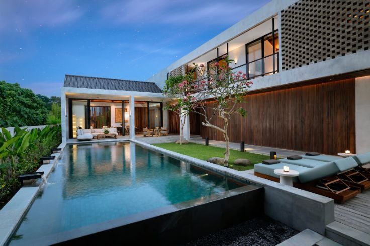 Uma Santai Canggu blends contemporary design with Japanese-inspired calm.