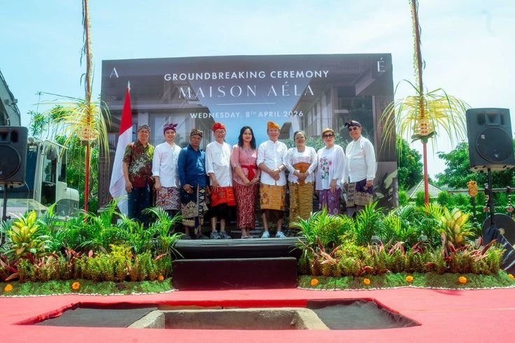 Handoko Sutjahjo (PT Jaya Kusuma Sarana), Harris Gozali (Deputy CEO of Paradise Indonesia Group), I Kadek Arsa (PT Banyu Mas Lima Perkasa), Patrick Rendradjaja (Board of Directors, Paradise Indonesia Group), Diana Solaiman (Director of PT Grahatama Kreasibaru), Agus Sulistyo (Commissioner of Paradise Indonesia Group), Rai Aryawati (PT Ratio Construction Management), Nelly Kurniawan (Director of PT Graha Pradipta Pratama), and Karel Patipeilohy (Commissioner of Paradise Indonesia Group).