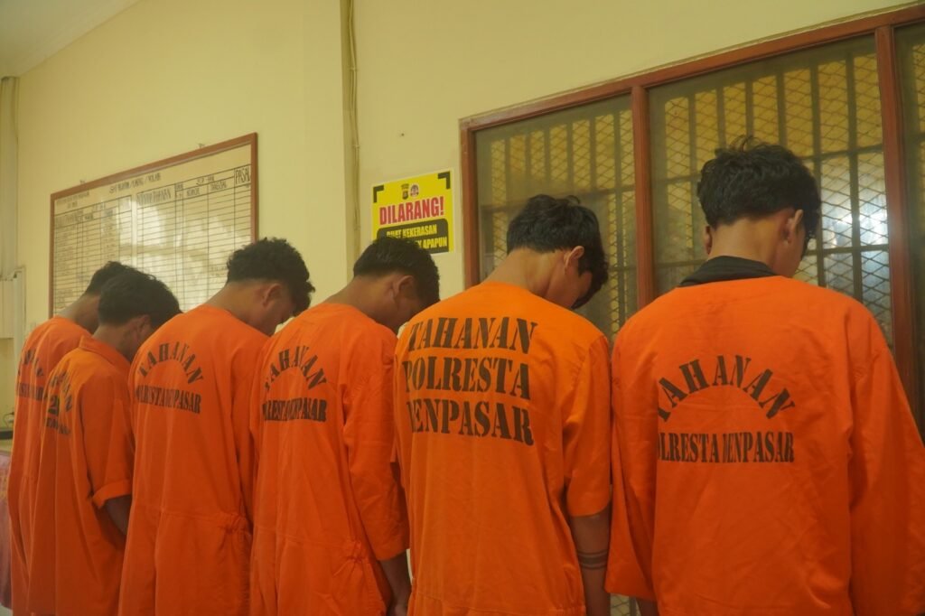 6 tersangka komplotan pencuri motor dibekuk aparat Polresta Denpasar.