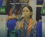 Siswi SMAN 1 Pontianak, Josepha Alexandra saat menjawab di lomba cerdas cermat "artikulasi".
