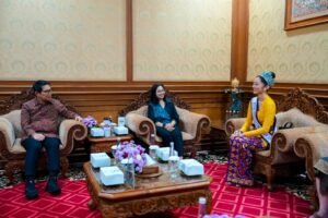 Bupati Wayan Adi Arnawa menerima kunjungan audiensi Puteri Indonesia Lingkungan 2026, Victoria Veronica Titisari Kosasieputri, Selasa (28/4).