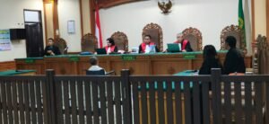 Terdakwa kasus korupsi LPD Tanggahan Peken, I Ketut Tajem, menjalani sidang putusan di Pengadilan Tipikor Denpasar.