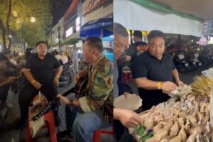 Nyoman Parta menikmati suasana malam di Yogyakarta.