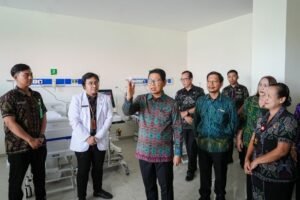 Bupati Badung I Wayan Adi Arnawa meninjau kesiapan operasional dan fasilitas pelayanan di RSUD Giri Asih, Desa Blahkiuh, Kecamatan Abiansemal, Selasa (5/5/2026).