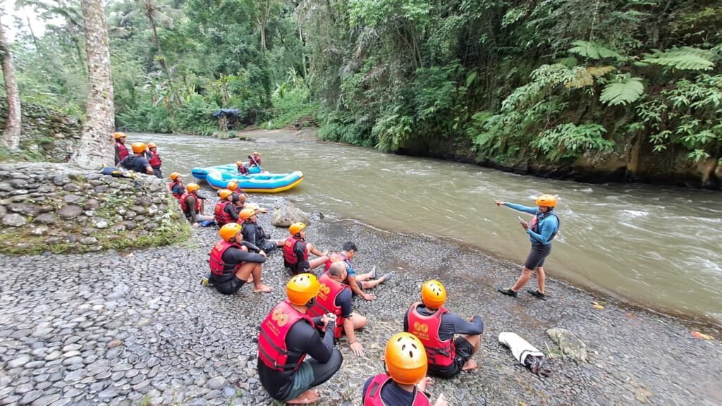 Kementerian Pariwisata RI melatih 50 rafting guide di Sungai Ayung, Gianyar.