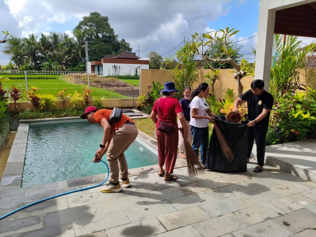 Vila di Desa Sayan siap melayani wisatawan untuk menopang perekonomian dan pendapatan desa.