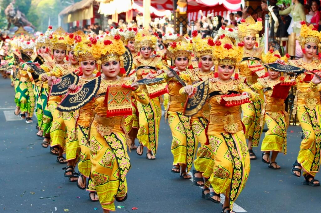 Duta Kota Denpasar saat tampil di PKB 2026.