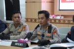 Kapolres Gianyar AKBP Chandra Kesuma (kanan) didampingi Kasi Humas Ipda Gusti Suardita.