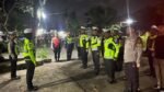 Anggota kepolisian Polres Gianyar menggelar apel blue light patrol mencegah aksi kriminalitas jalanan malam hari.