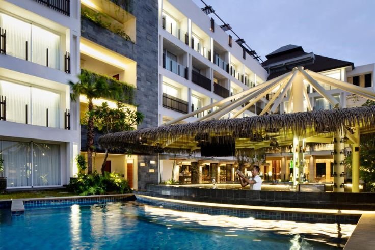 the tropical ambiance at Fairfield by Marriott Bali Legian.