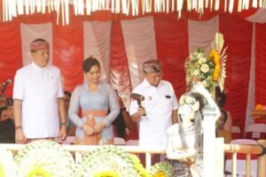 Gubernur Bali melepas peed aya pembukaan Pesta Kesenian Bali 2026.