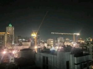 Suasana malam Kota Jakarta. Pemerintah DKI merencanakan pemadaman listrik selama 1 jam saat Hari Lingkungan Hidup Sedunia.