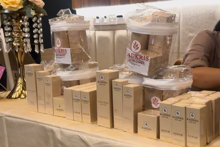 Radkris Skincare hadir dalam 3 series untuk setiap permasalahan kulit.