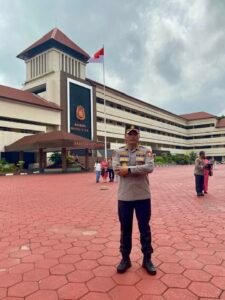 Kombes Pol. Dewa Adnyana, putra Klungkung, kini menjabat Karo SDM Polda Bali.