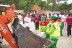 Kejaksaan Tinggi Bali menggelar aksi bersih pantai Kuta dan pelepasan tukik serangkaian Bazzar di Pasar Seni Kuta.