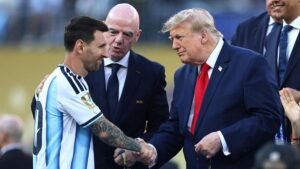 Lionel Messi berjabat tangan dengan Donald Trump dalam rangkaian Piala Dunia 2026 saat Argentina menjadi sorotan usai final.