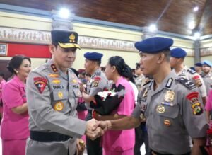 Kapolda Bali Irjen. Pol. Daniel Adityajaya memimpin upacara kenaikan pangkat 342 personel Polri dan PNS Polri di Gedung Presisi Mapolda Bali, Kamis (2/7/2026).