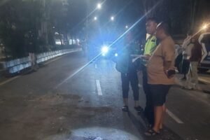 n olah TKP kecelakaan maut di Jalan Imam Bonjol, Denpasar Barat.