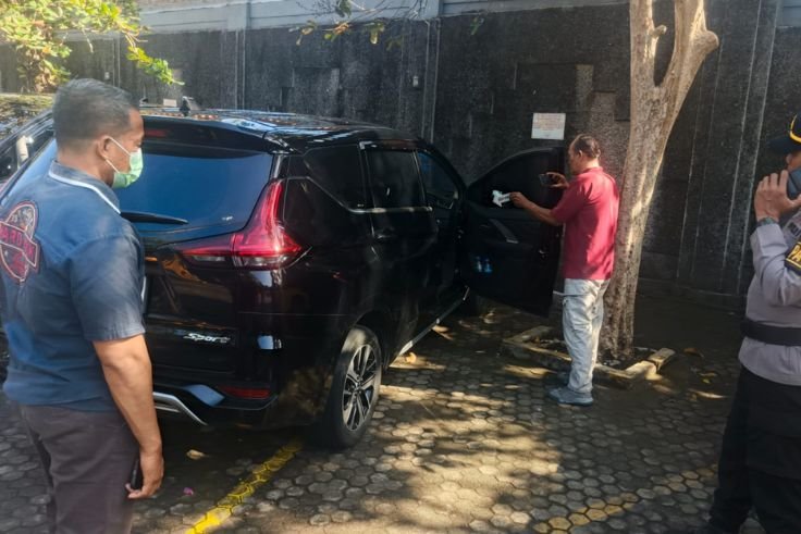 Pria ditemukan tak bernyawa di Dalam Mobil Saat Jemput Tamu Hotel Bersama Anak