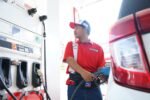 Pertamina turunkan harga Pertamax Series berbagai jenis.