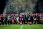 Persebaya juara Piala Presiden usai mengalahkan Persib lewat drama adu pinalti.