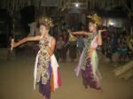 Tari Gandrung di Desa Sidatapa yang dipentaskan selama 42 hari pada 2018.