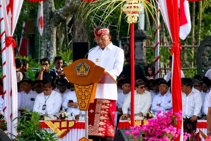 Gubernur Bali Wayan Koster dalam acara HUT Pemerintah Provinsi Bali, Jumat (14/8).