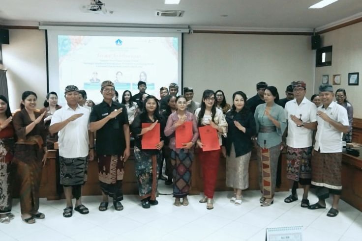 Bunda PAUD Kabupaten Badung, Nyonya Rasniathi Adi Arnawa, menjadi narasumber dalam Focus Group Discussion (FGD), Kamis (30/7).