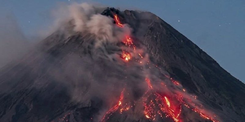 Gunung Merapi.