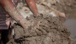 kotoran manusia jadi beton - Foto Ilustrasi Campuran Semen