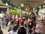 Permainan anak-anak memeriahkan rangkaian perayaan HUT ke-16 KAK Melati dan Maulid Nabi Muhammad SAW dengan suasana penuh keceriaan.