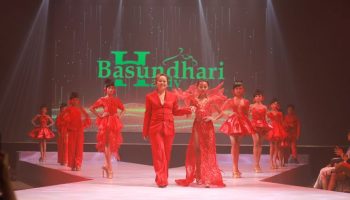 Penampilan modern dance dan karya desain persembahan Basundhari Hardy.