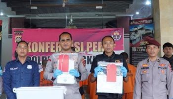 Kapolres Klungkung menjelaskan progress penanganan kasus yang menjerat perbekel Tusan non aktif.