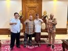 Gubernur Bali Wayan Koster menerima kunjungan anggota DPR RI Aboe Bakar Al-Habsyi dan I Wayan Sudirta di Jaya Sabha.