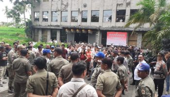Penutupan Parq Ubud pada Senin, 20 Januari lalu oleh Pemerintah Kabupaten Gianyar.