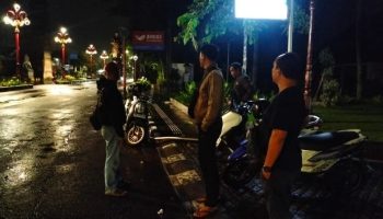 Unit Reskrim Polsek Blahbatuh menggelar patroli dini hari mencegah gangguan keamanan.