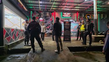 Polres Gianyar menggelar patroli ke tempat hiburan malam di Gianyar.